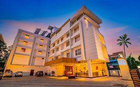 Hotel Seven Lights